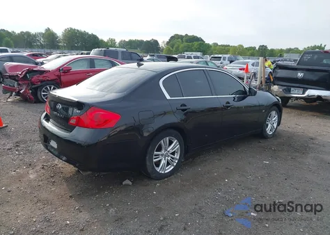 2015 Infiniti Q40 z USA, uszkodzony, nr VIN JN1CV6AP8FM502112
